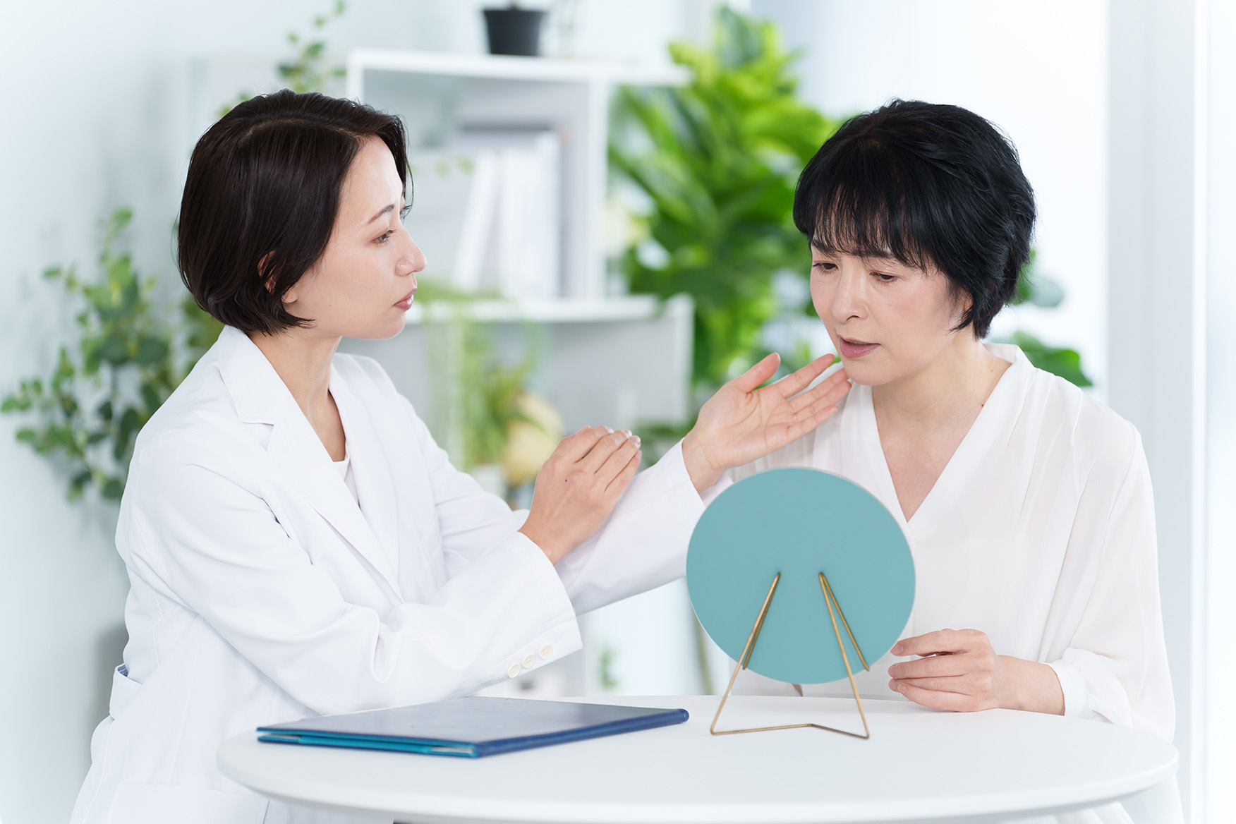 西東京のシミ取りおすすめクリニック｜肝斑・そばかす・老人性色素斑とは